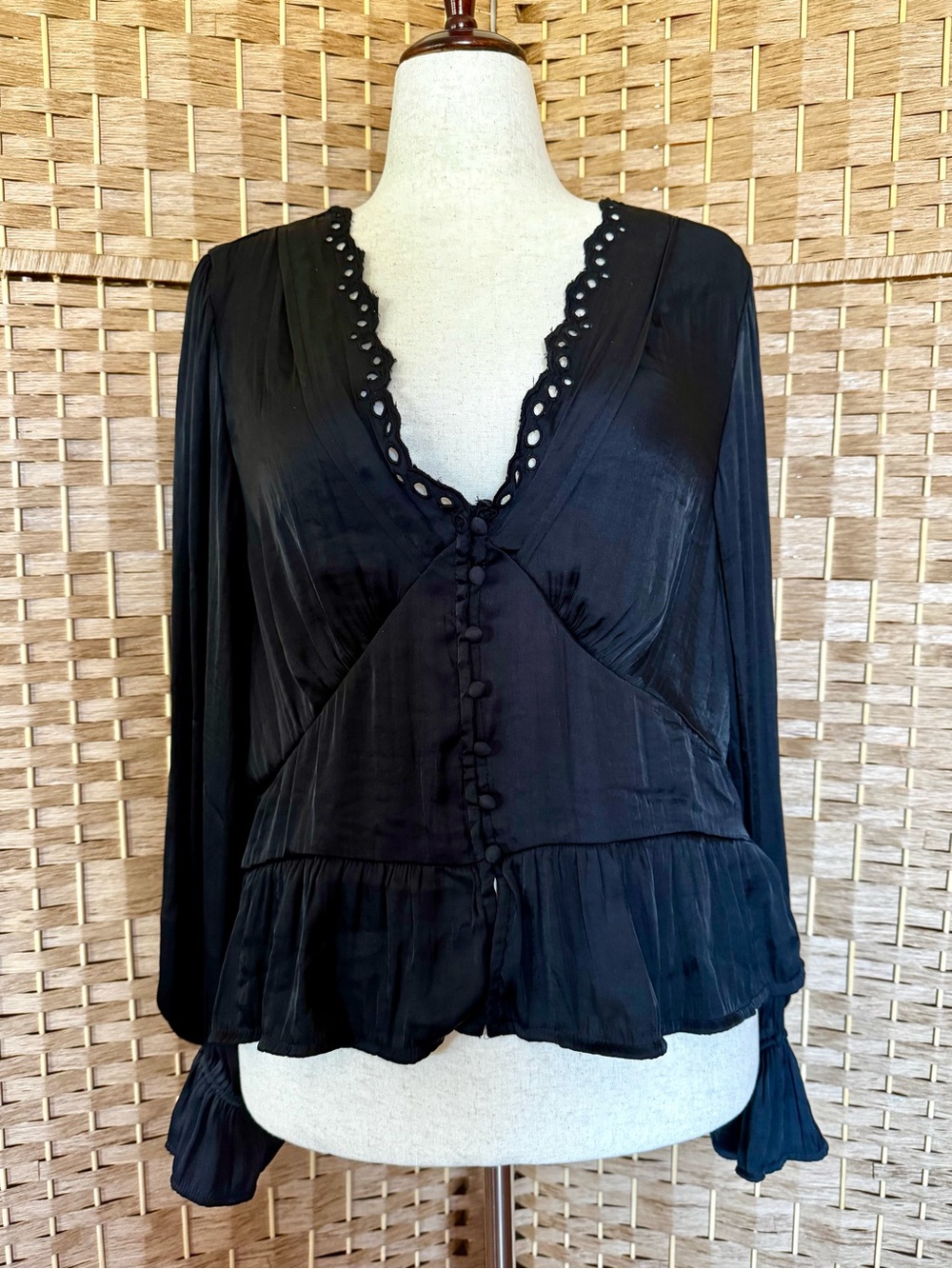 NWT GAP black shadow stripe peplum top  XL - Picture 3 of 14